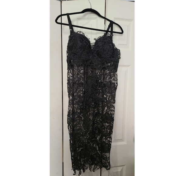 Custome lace dress - Picture 1 of 3